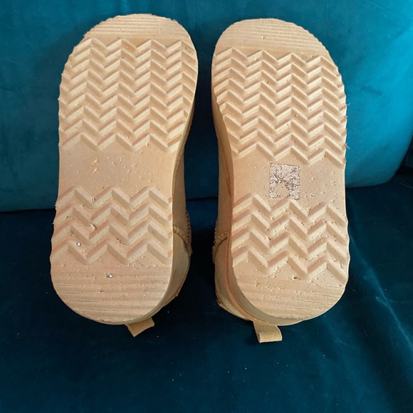 Leather shearling boots - Picture 5 of 6